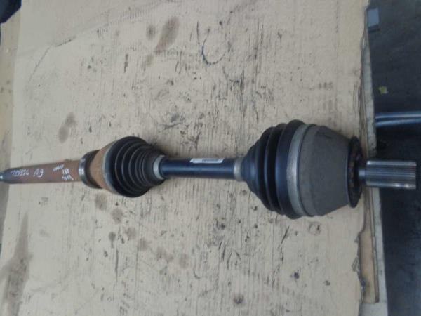 CARDAN DROIT VOLVO V60 DIESEL 2013 BOITE 6 - Vue 2